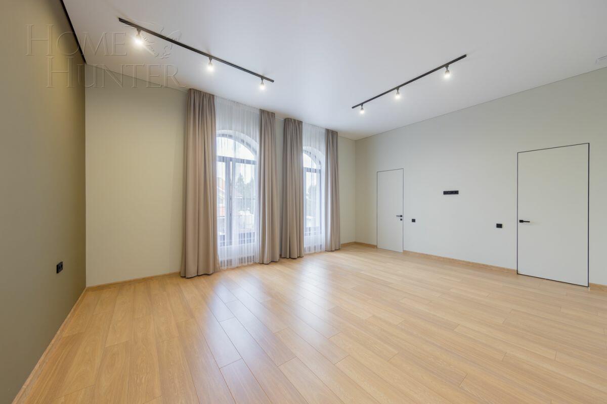 2-этажный коттедж 1 327 м² с отделкой