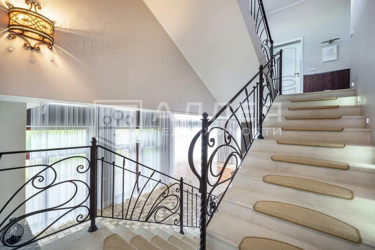 2-этажный коттедж 478 м² с отделкой