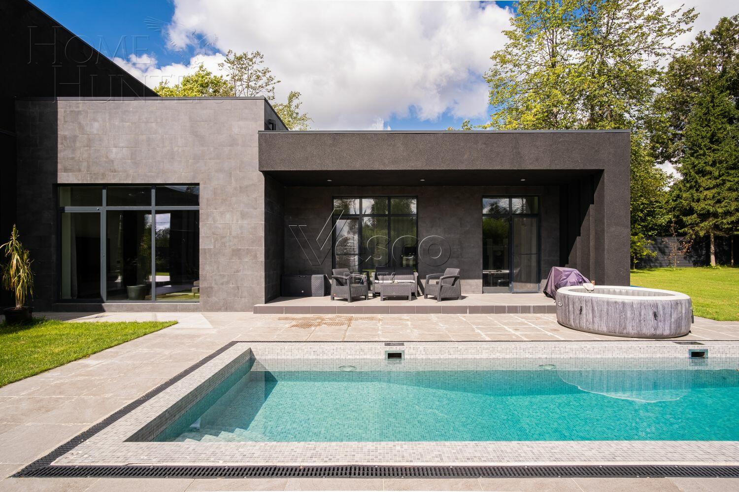 2-этажный коттедж 450 м² с отделкой