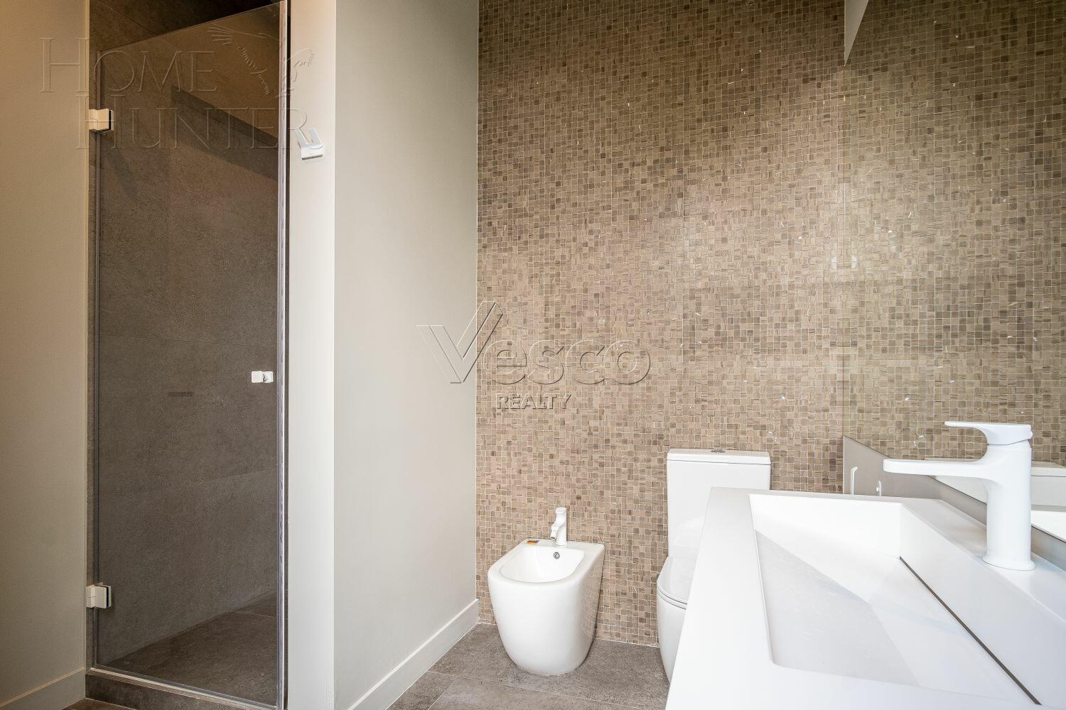 2-этажный коттедж 450 м² с отделкой