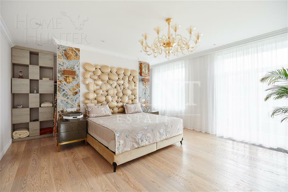 3-этажный коттедж 550 м² с отделкой