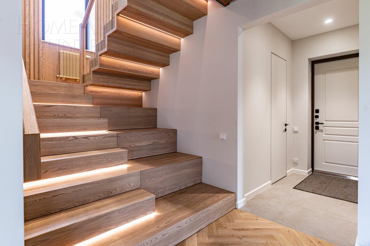 2-этажный коттедж 200 м² с отделкой