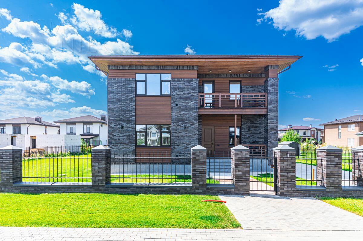 2-этажный коттедж 200 м² с отделкой