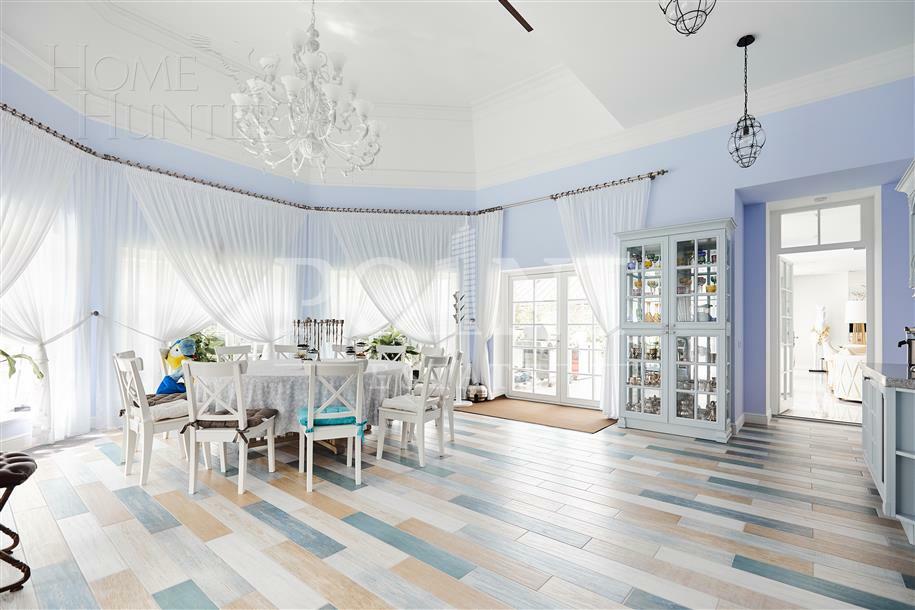 3-этажный коттедж 550 м² с отделкой