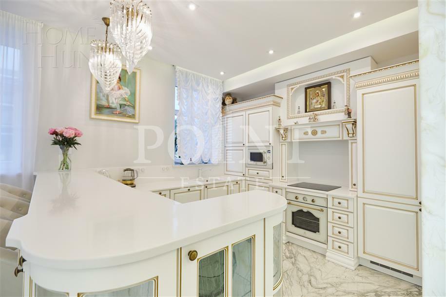 3-этажный коттедж 550 м² с отделкой