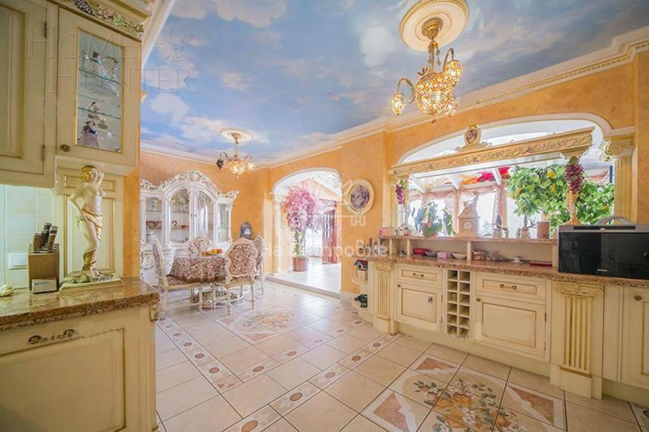 10-КОМН. КВАРТИРА С ОТДЕЛКОЙ 560 М² НА 4 ЭТАЖЕ