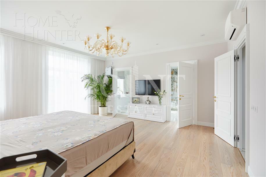 3-этажный коттедж 550 м² с отделкой