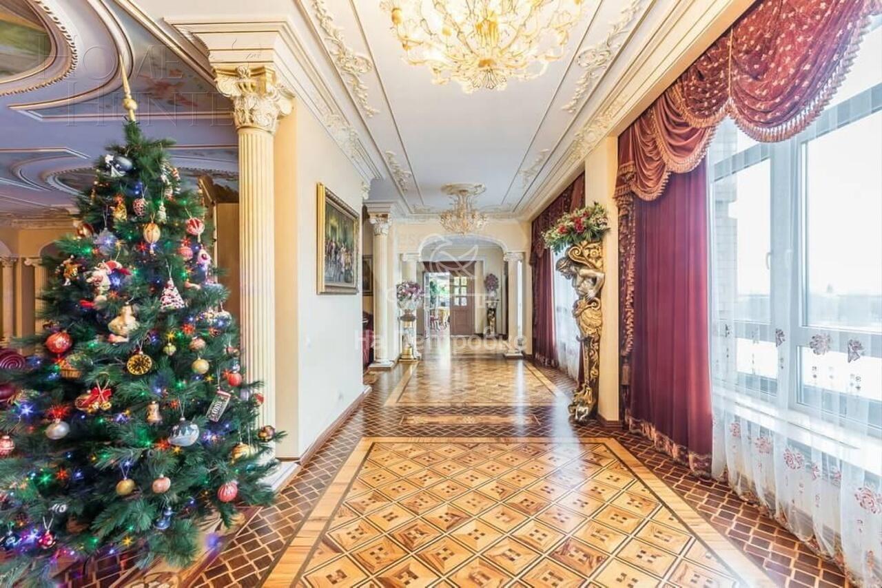 10-КОМН. КВАРТИРА С ОТДЕЛКОЙ 560 М² НА 4 ЭТАЖЕ