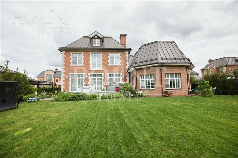 3-этажный коттедж 550 м² с отделкой