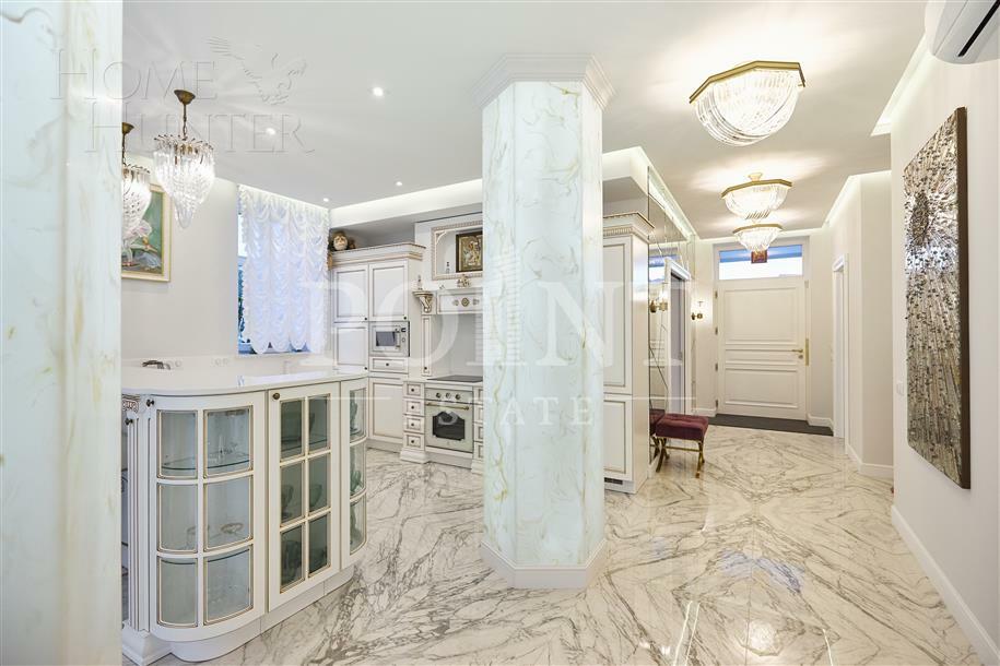 3-этажный коттедж 550 м² с отделкой