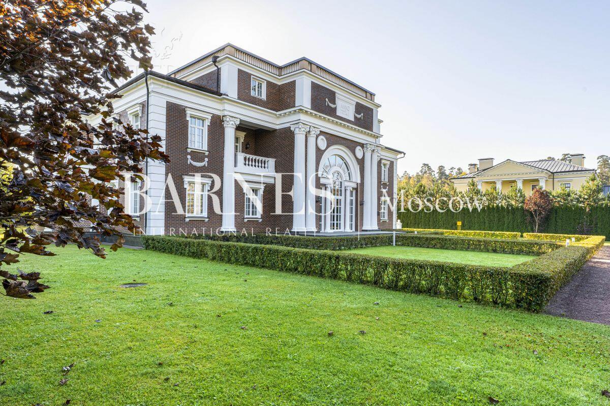 2-этажный коттедж 1 065 м² с отделкой