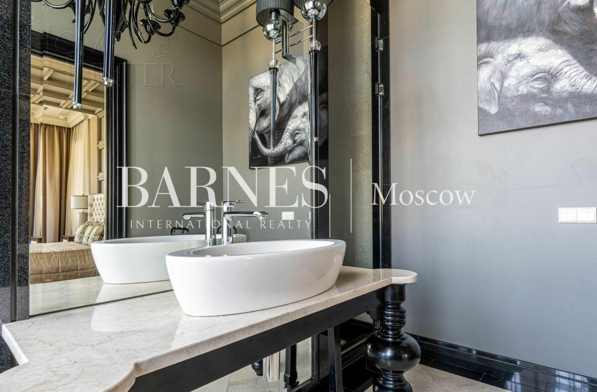 2-этажный коттедж 1 065 м² с отделкой