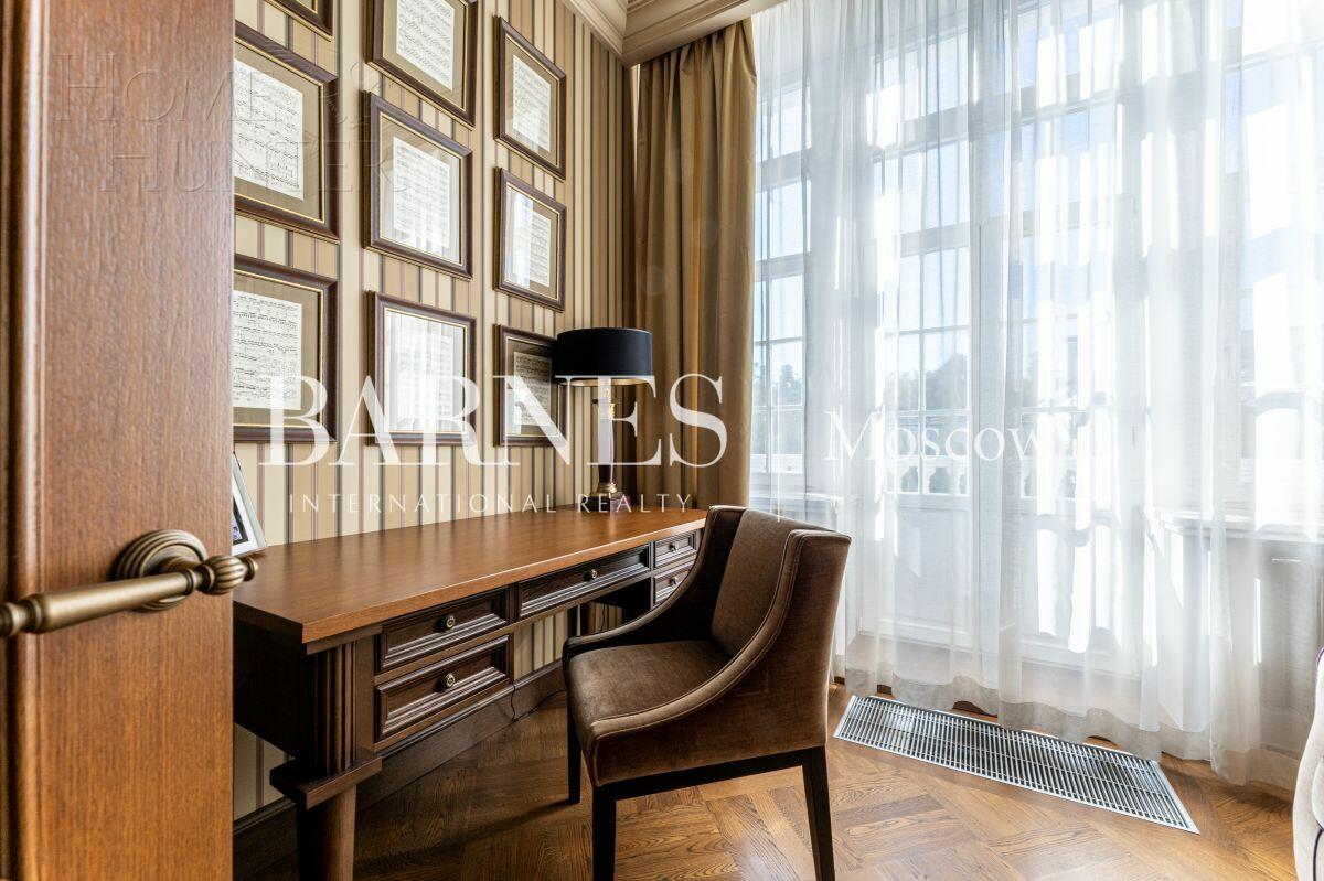 2-этажный коттедж 1 065 м² с отделкой