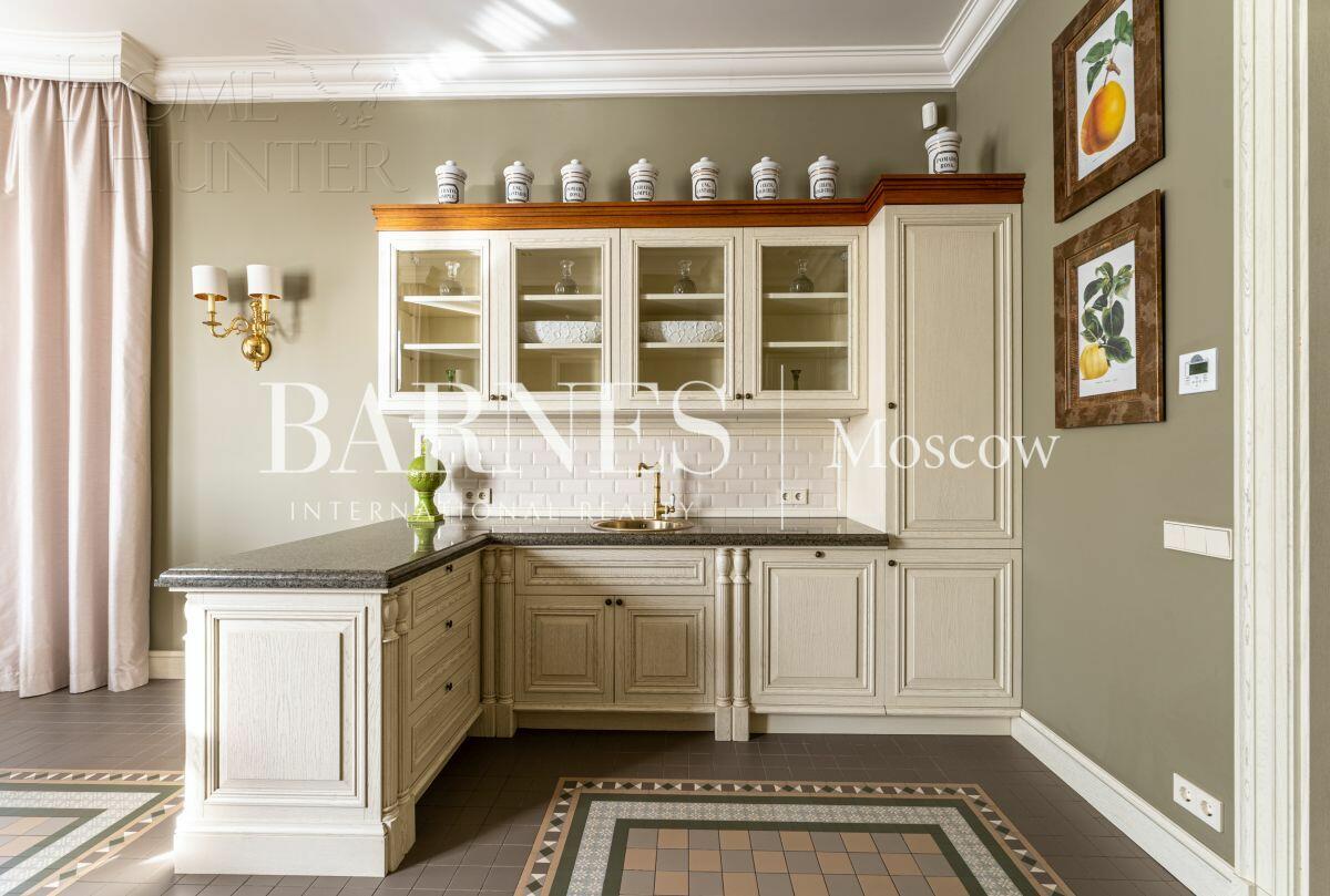 2-этажный коттедж 1 065 м² с отделкой