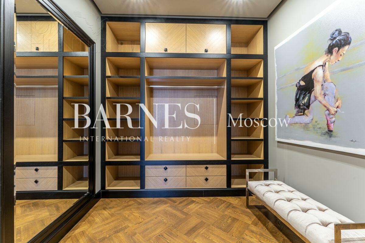 2-этажный коттедж 1 065 м² с отделкой