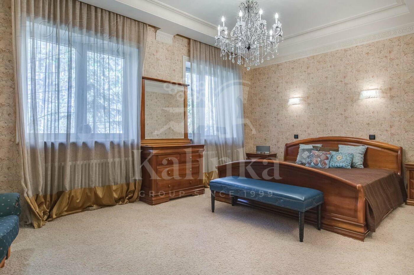 2-этажный коттедж 1 100 м² с отделкой