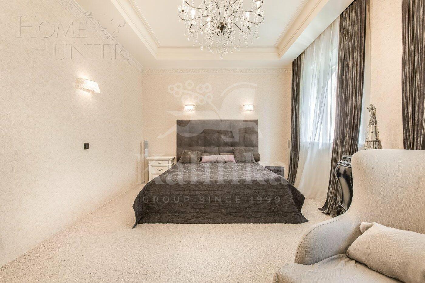 2-этажный коттедж 1 100 м² с отделкой