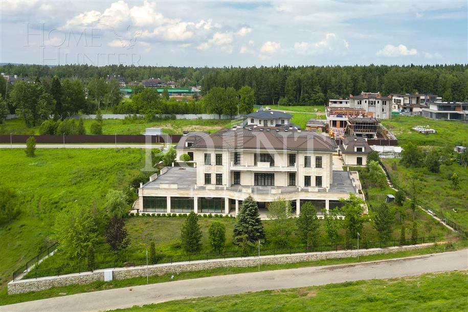 2-этажный коттедж 3 600 м² без отделки