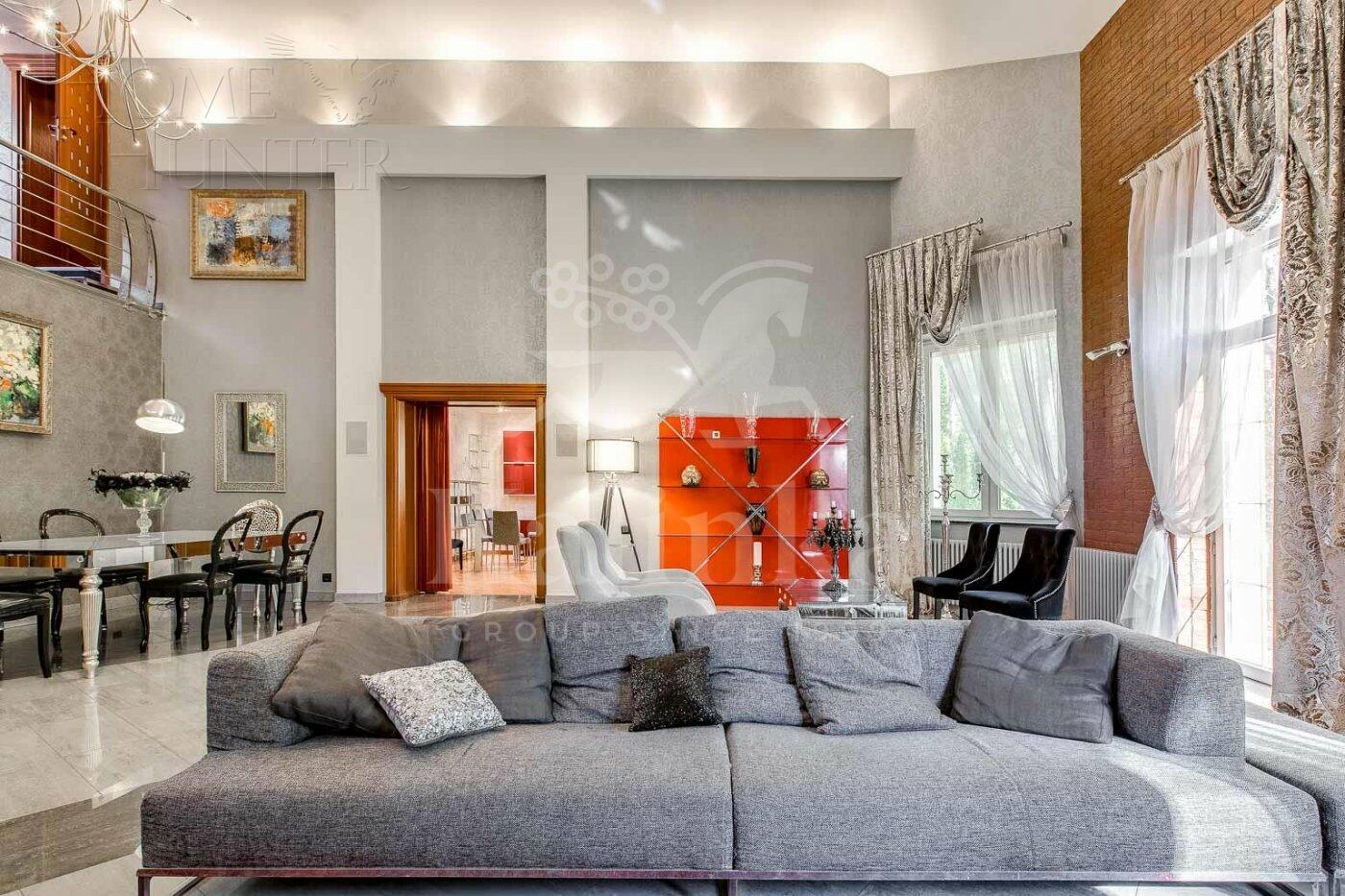 2-этажный коттедж 1 100 м² с отделкой