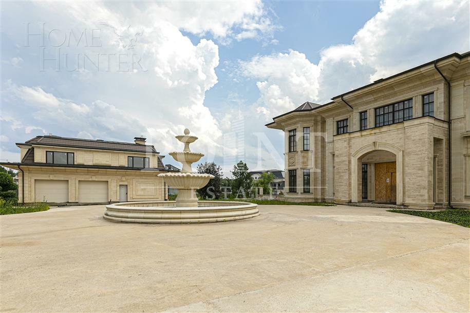 2-этажный коттедж 3 600 м² без отделки