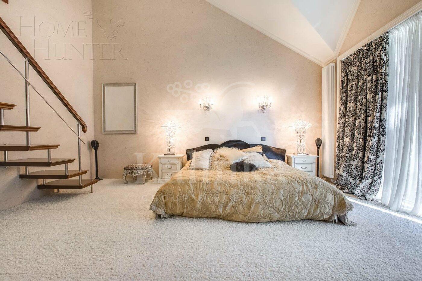 2-этажный коттедж 1 100 м² с отделкой