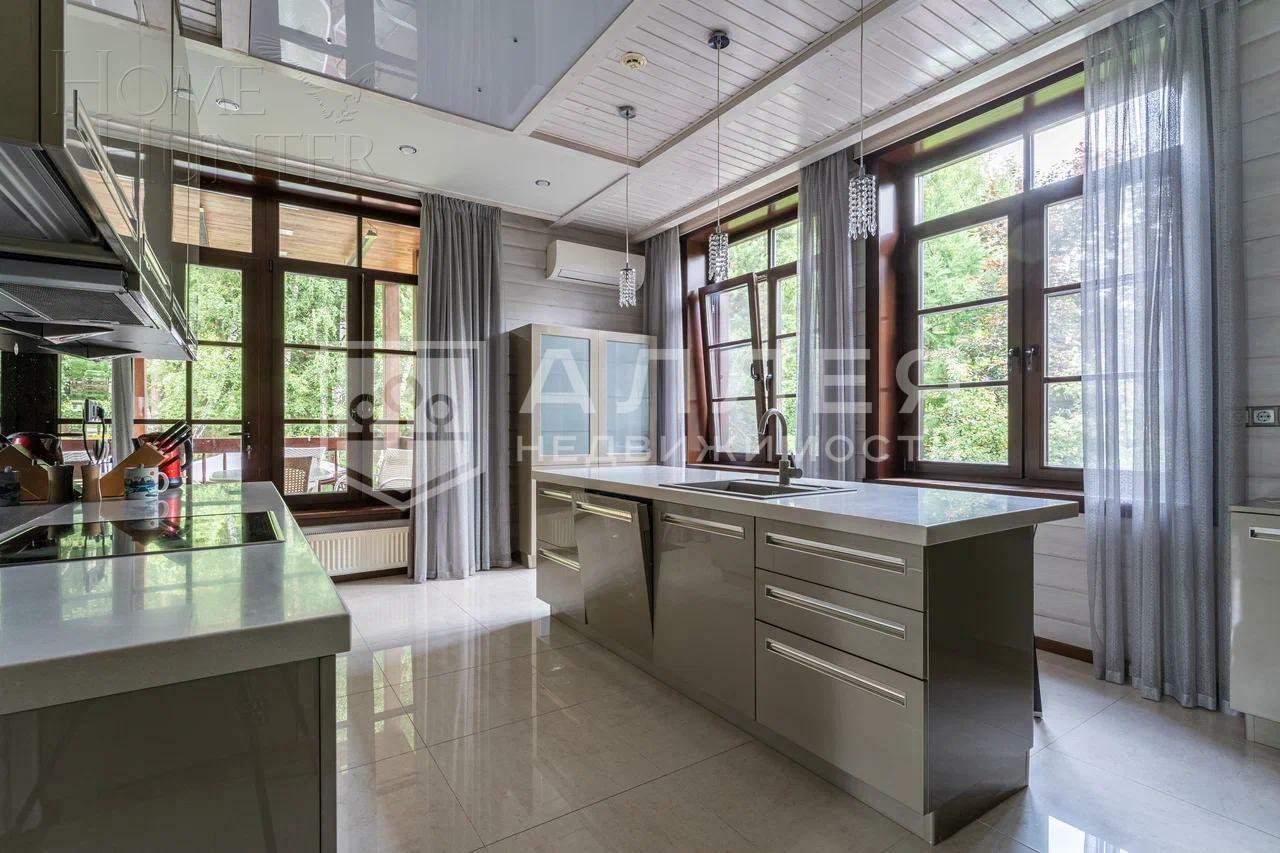 2-этажный коттедж 280 м² с отделкой