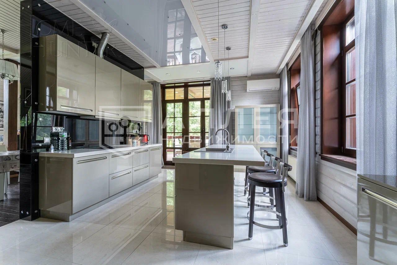 2-этажный коттедж 280 м² с отделкой