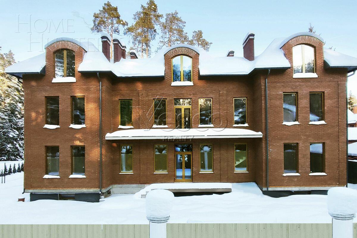 2-этажный коттедж 1 100 м² без отделки