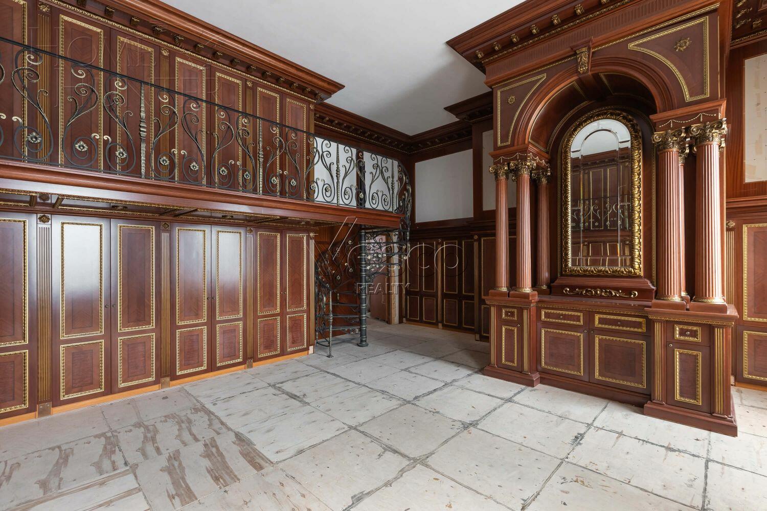 3-этажный коттедж 4 000 м² с отделкой