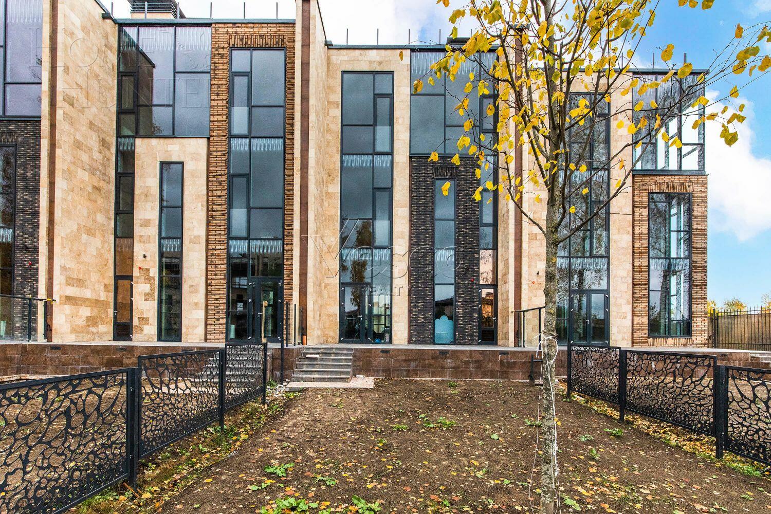 2-этажный таунхаус 236 м² без отделки