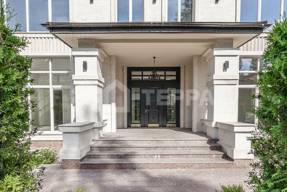 2-этажный коттедж 700 м² с отделкой