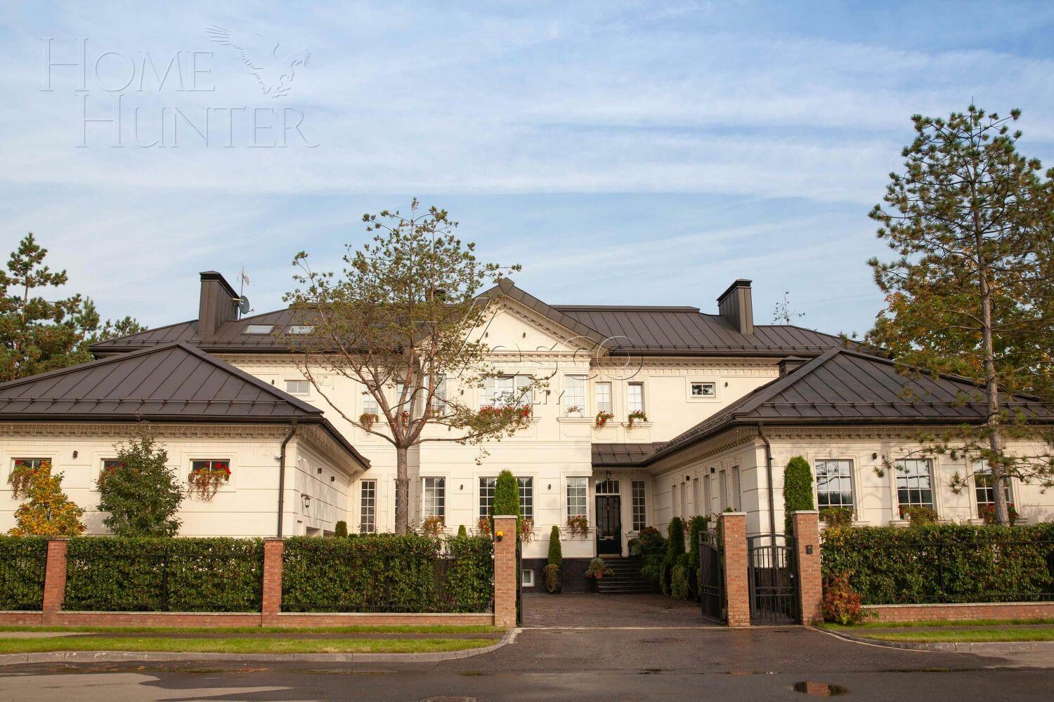 2-этажный коттедж 1 153 м² с отделкой