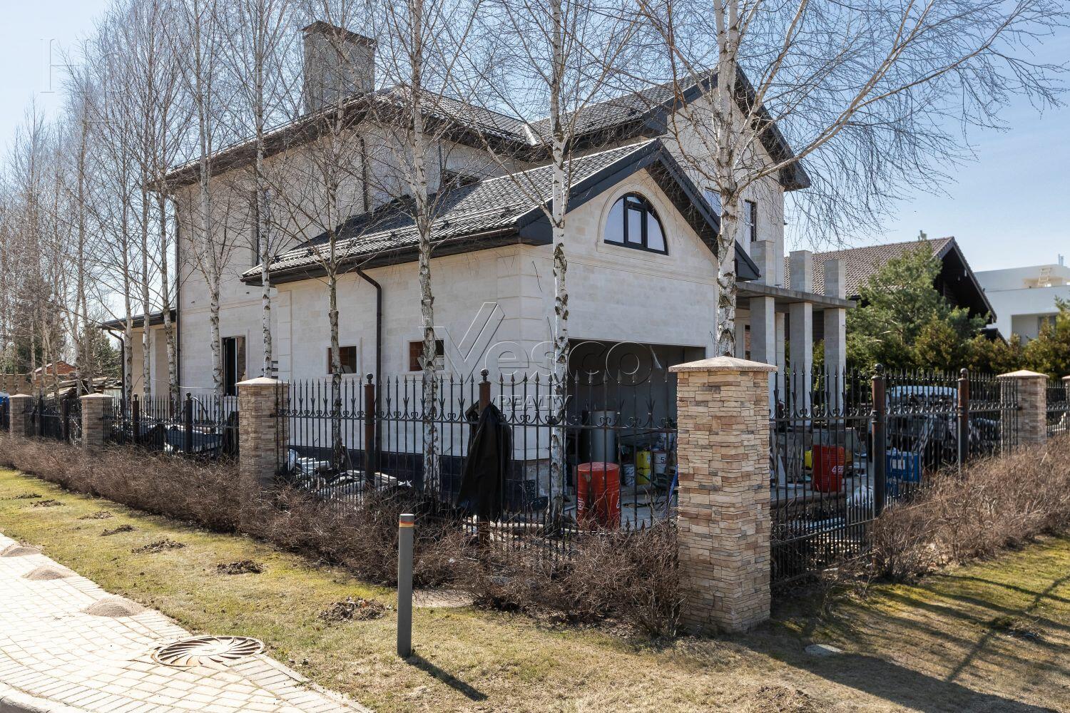 2-этажный коттедж 500 м² без отделки