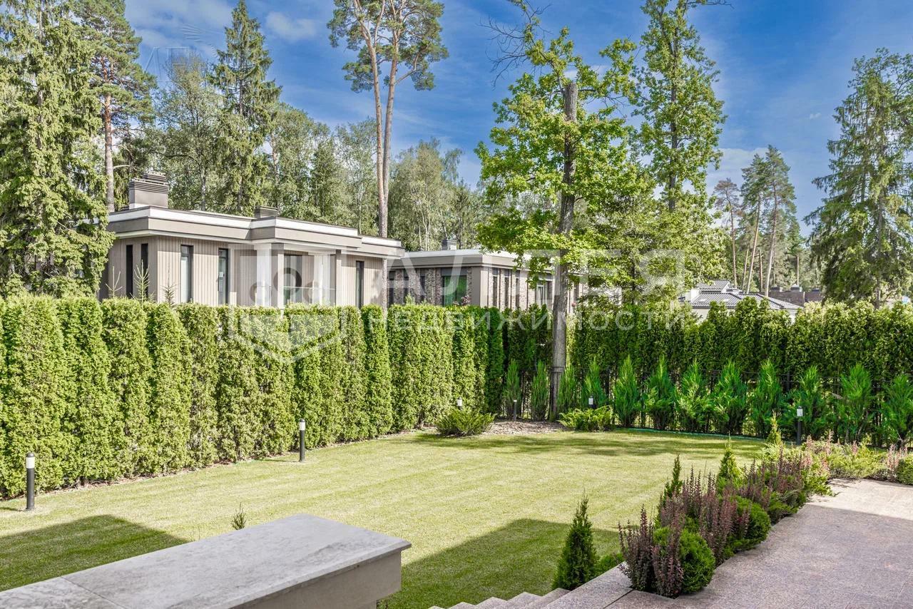 2-этажный коттедж 700 м² с отделкой