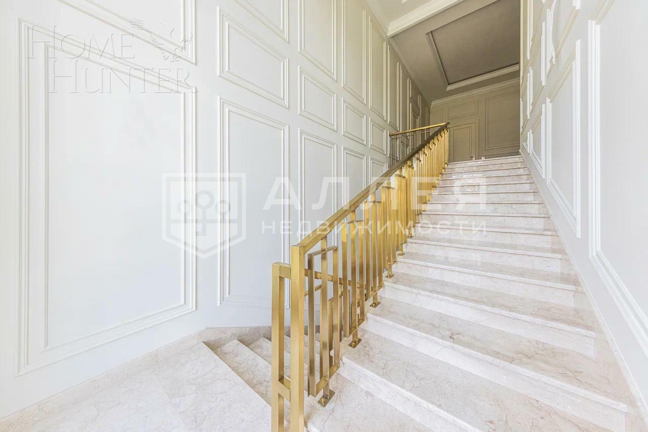 2-этажный коттедж 700 м² с отделкой