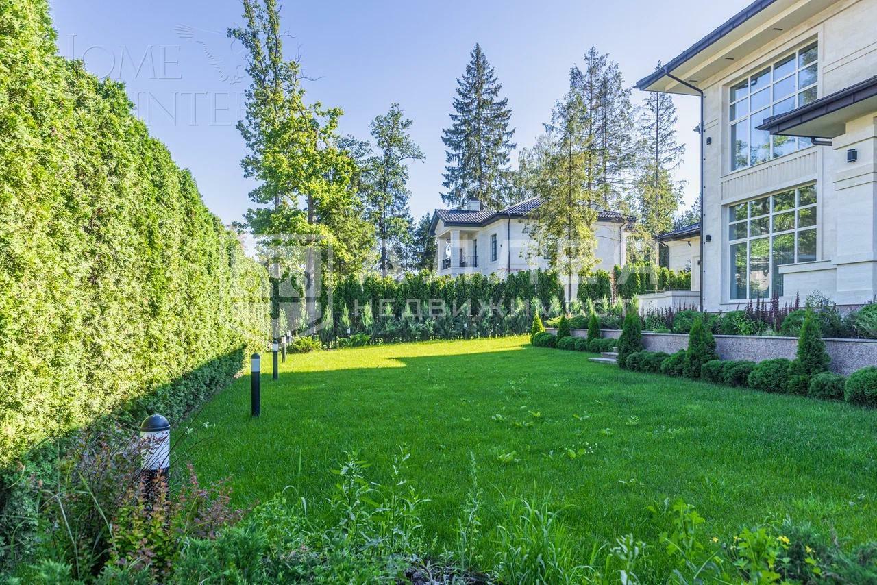 2-этажный коттедж 700 м² с отделкой