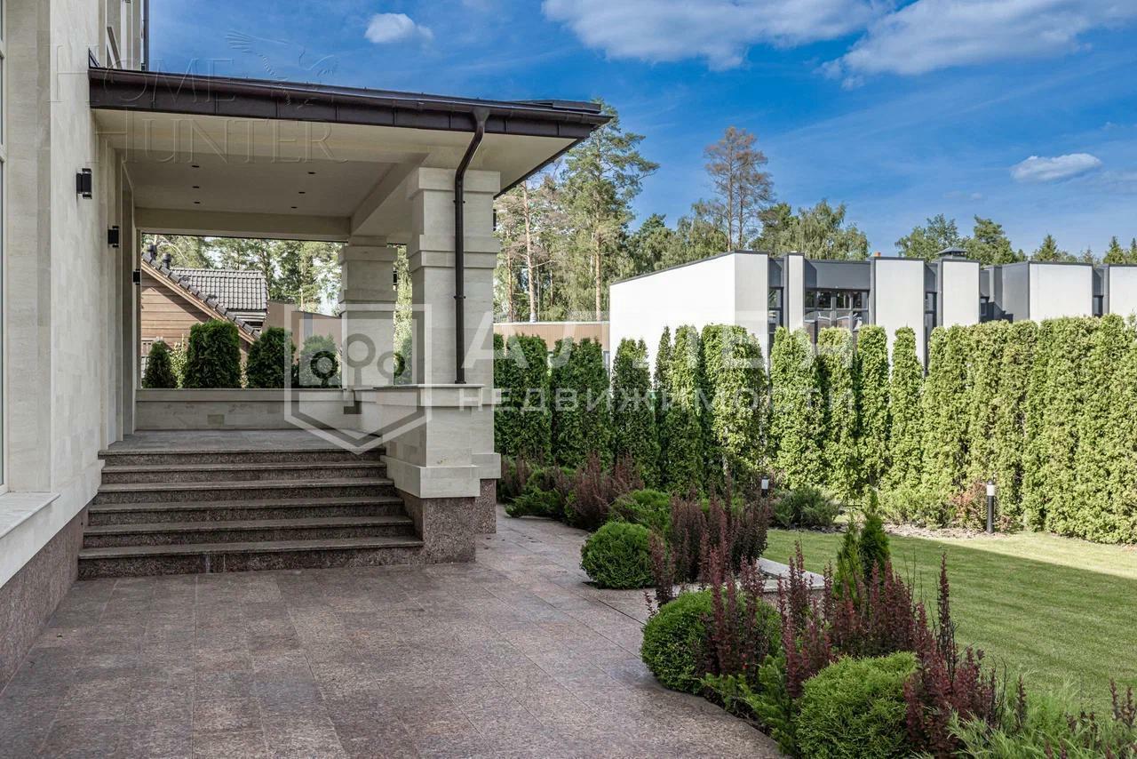 2-этажный коттедж 700 м² с отделкой