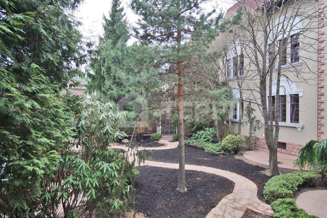 2-этажный коттедж 1 100 м² с отделкой