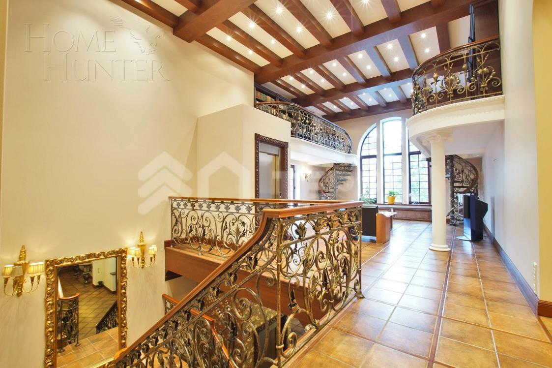 2-этажный коттедж 1 100 м² с отделкой