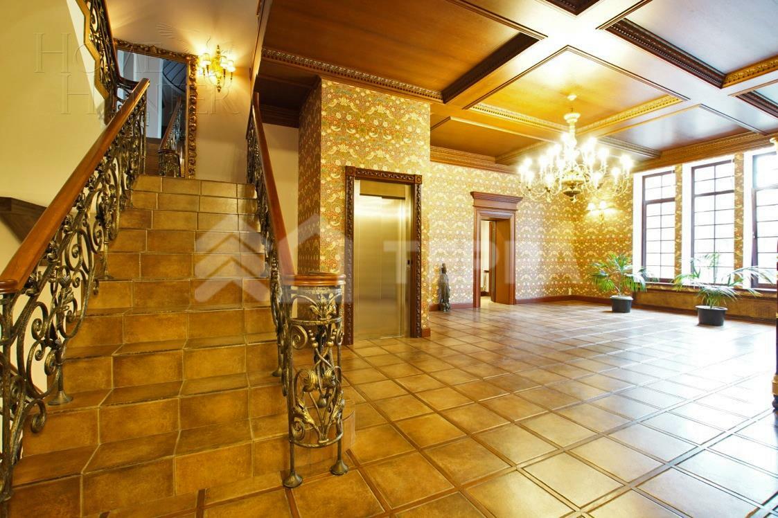 2-этажный коттедж 1 100 м² с отделкой