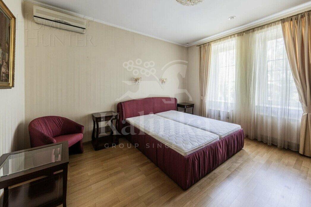 2-этажный коттедж 450 м² с отделкой