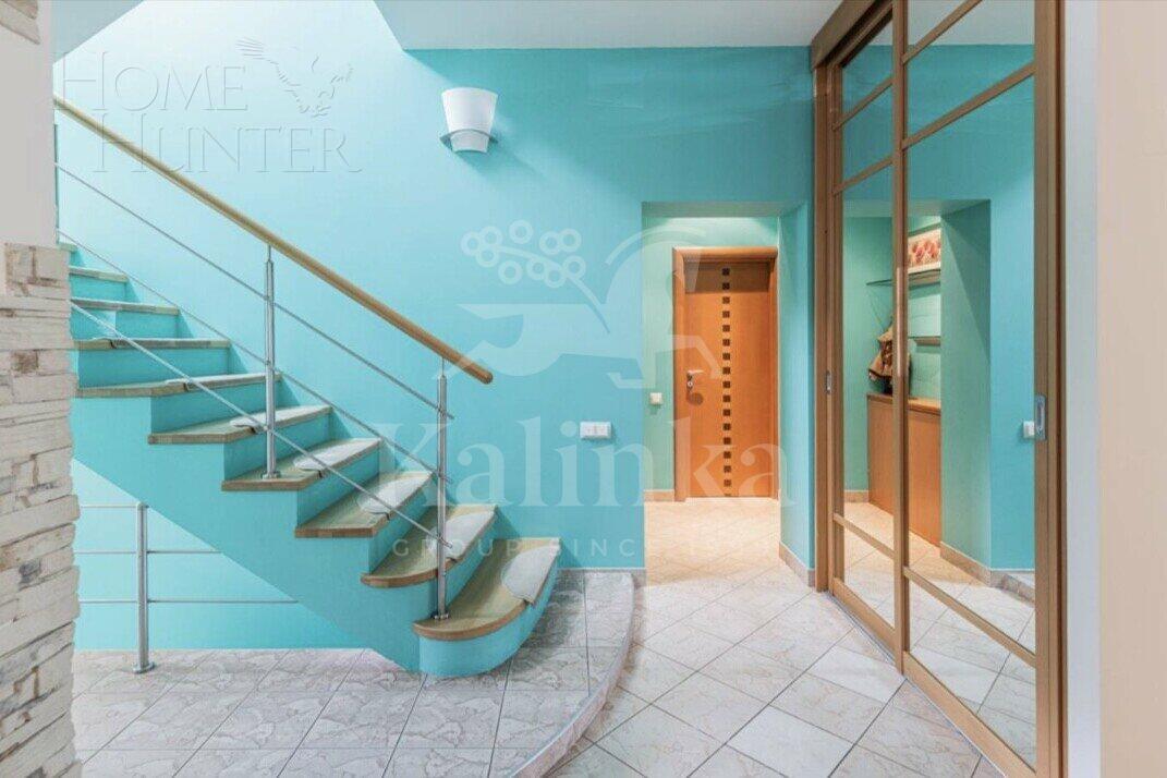 2-этажный коттедж 450 м² с отделкой