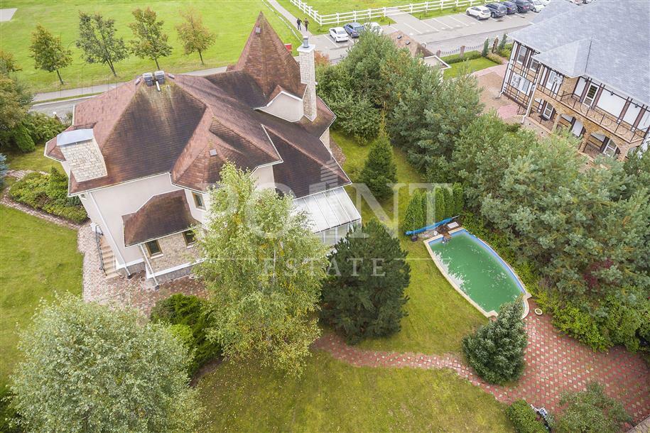 2-этажный коттедж 550 м² с отделкой