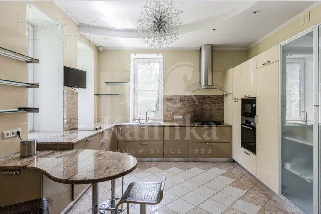 2-этажный коттедж 450 м² с отделкой