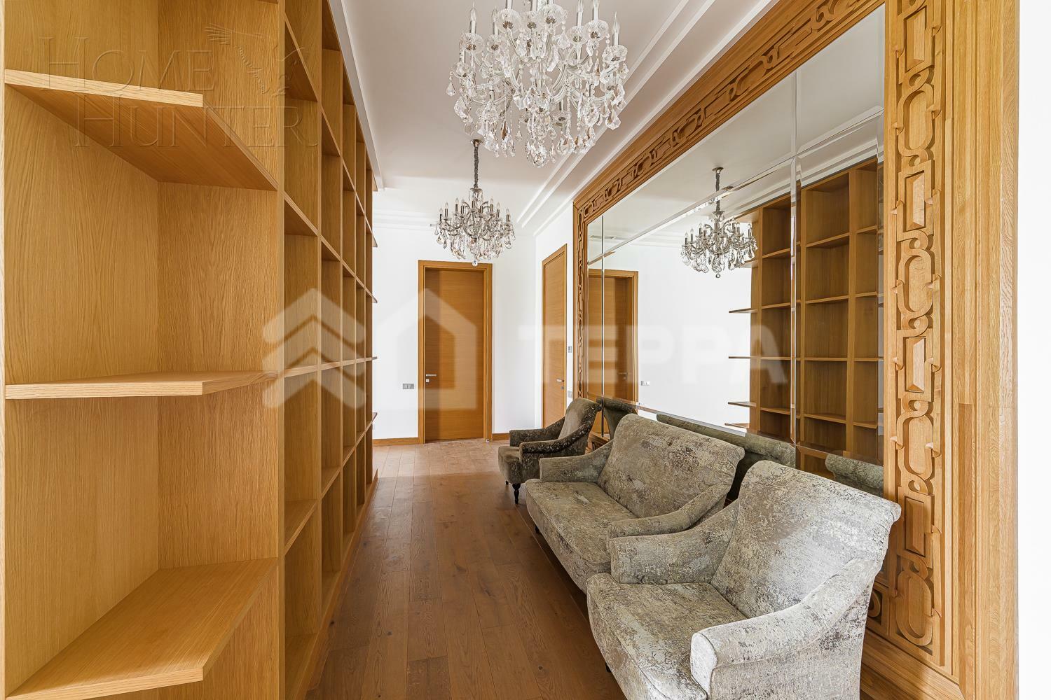 2-этажный коттедж 1 365 м² с отделкой