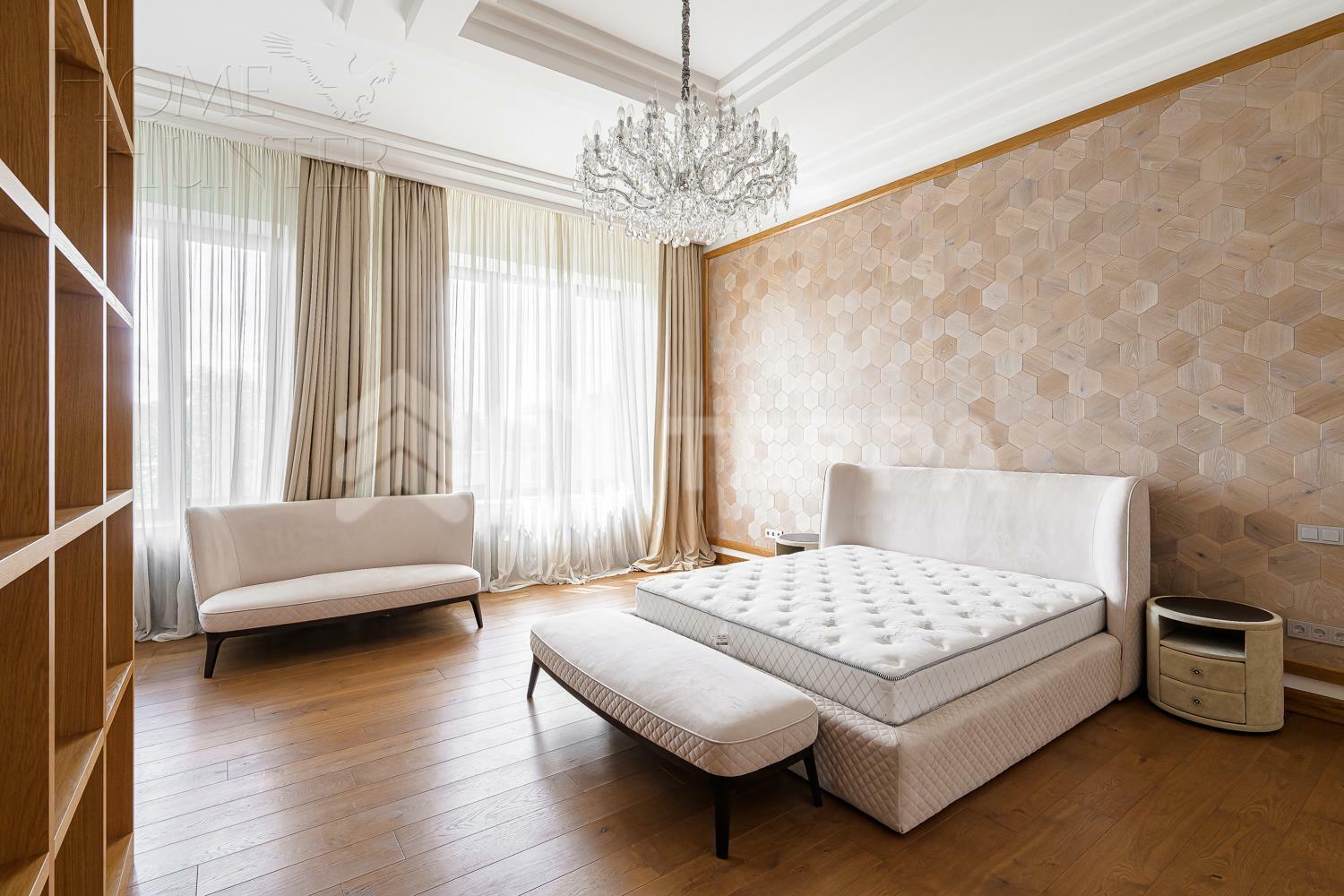 2-этажный коттедж 1 365 м² с отделкой