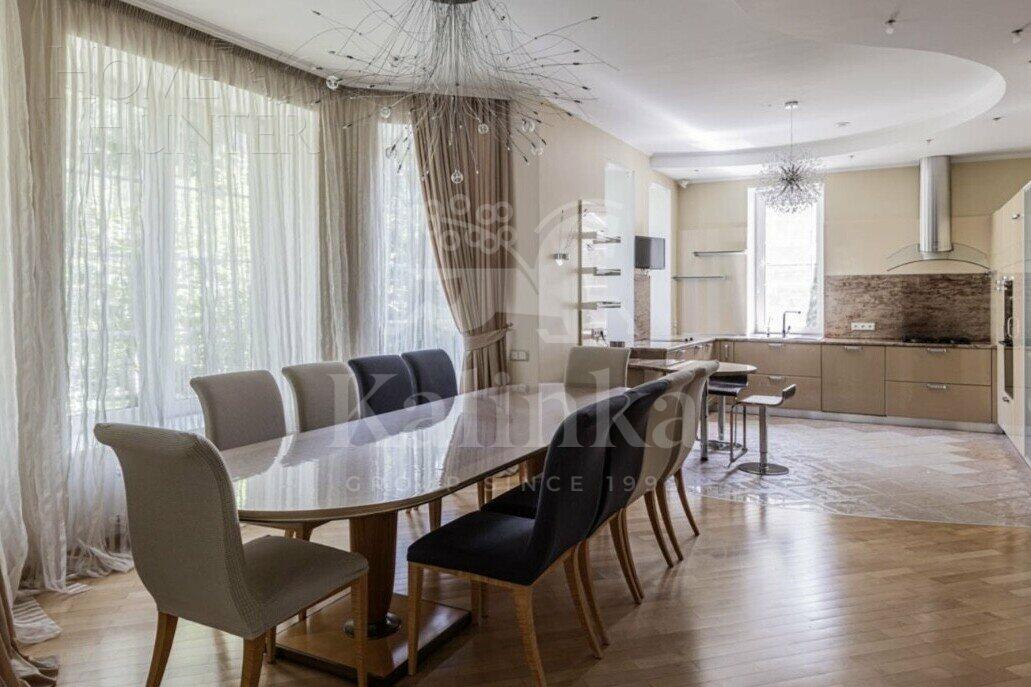 2-этажный коттедж 450 м² с отделкой