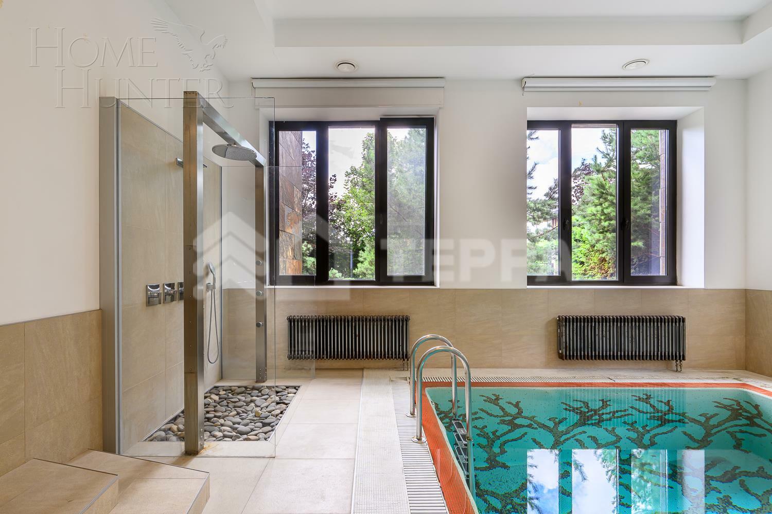 2-этажный коттедж 1 365 м² с отделкой