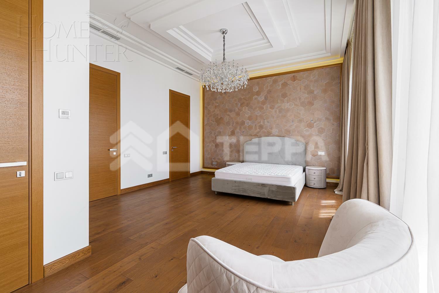 2-этажный коттедж 1 365 м² с отделкой