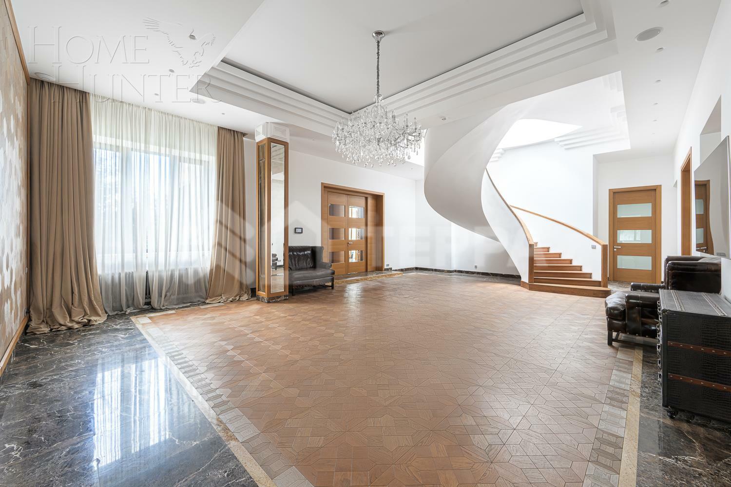 2-этажный коттедж 1 365 м² с отделкой